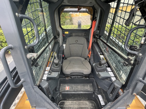 2023 John Deere 333G