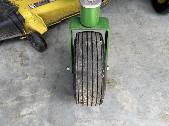 Used 2014 John Deere Z445 Zero Turn Mowers at Koenig Equipment in Oxford, OH - Photo8