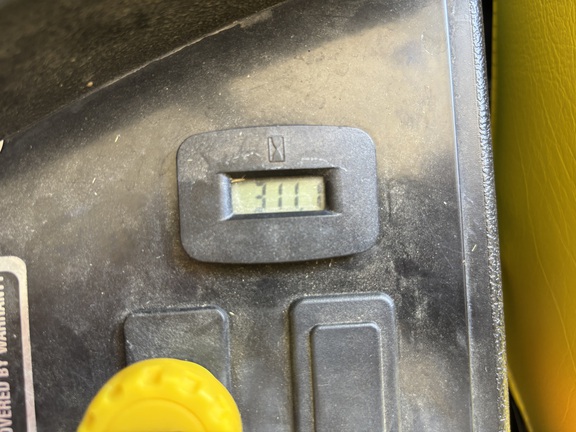 Used 2014 John Deere Z445 Zero Turn Mowers at Koenig Equipment in Oxford, OH - Photo17
