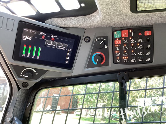 Photo of 2025 John Deere 335 P