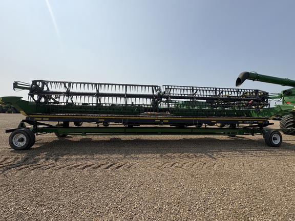 Used 2024 John Deere HD35R Combine Platforms at Horizon Ag & Turf in Lloydminster, AB - Photo3