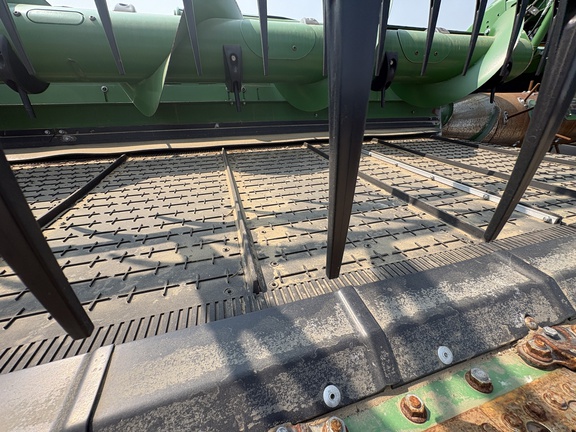 Used 2024 John Deere HD35R Combine Platforms at Horizon Ag & Turf in Lloydminster, AB - Photo10