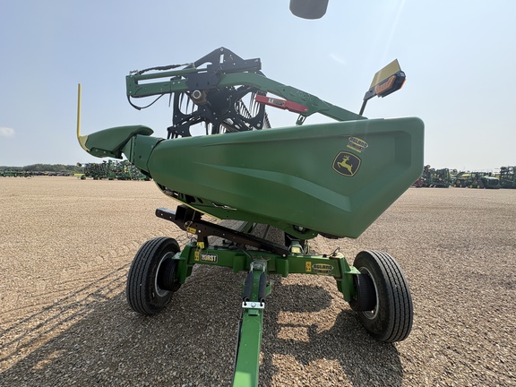 Used 2024 John Deere HD35R Combine Platforms at Horizon Ag & Turf in Lloydminster, AB - Photo2