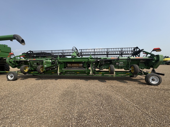 Used 2024 John Deere HD35R Combine Platforms at Horizon Ag & Turf in Lloydminster, AB - Photo4