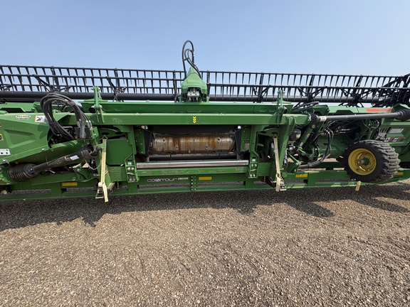 Used 2024 John Deere HD35R Combine Platforms at Horizon Ag & Turf in Lloydminster, AB - Photo5