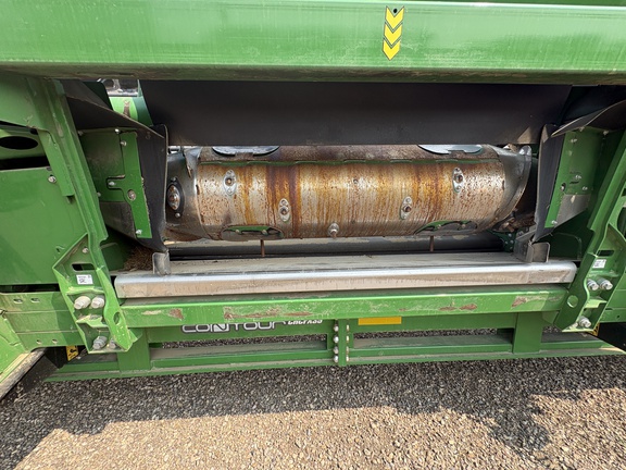 Used 2024 John Deere HD35R Combine Platforms at Horizon Ag & Turf in Lloydminster, AB - Photo8