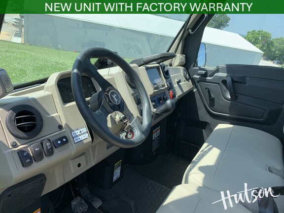Photo of 2025 John Deere XUV 845R Signature Edition