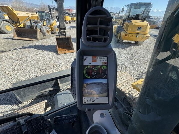2022 John Deere 130G LC