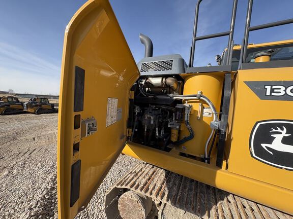 2022 John Deere 130G LC