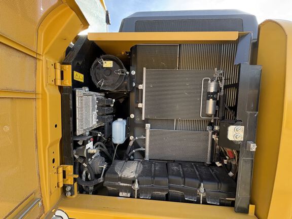 2022 John Deere 130G LC