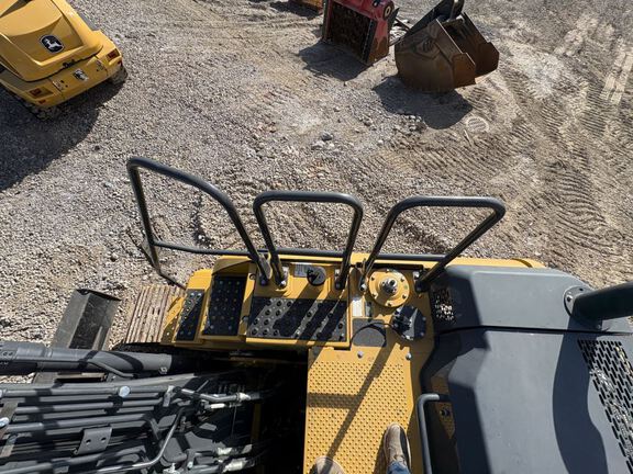 2022 John Deere 130G LC