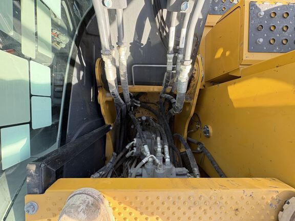 2022 John Deere 130G LC