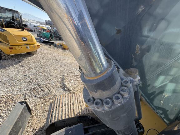 2022 John Deere 130G LC