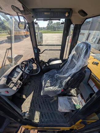 2023 Komatsu WA320-8