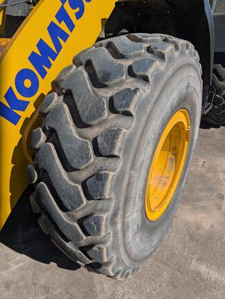 2023 Komatsu WA320-8