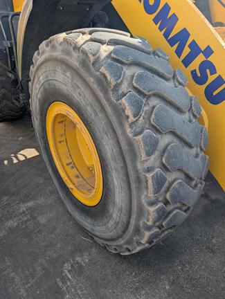 2023 Komatsu WA320-8