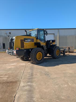 2023 Komatsu WA320-8