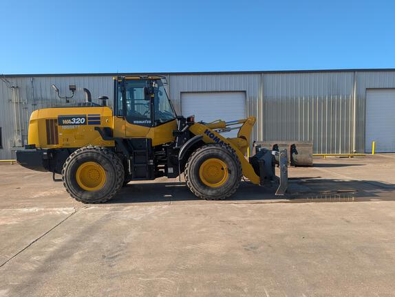 2023 Komatsu WA320-8