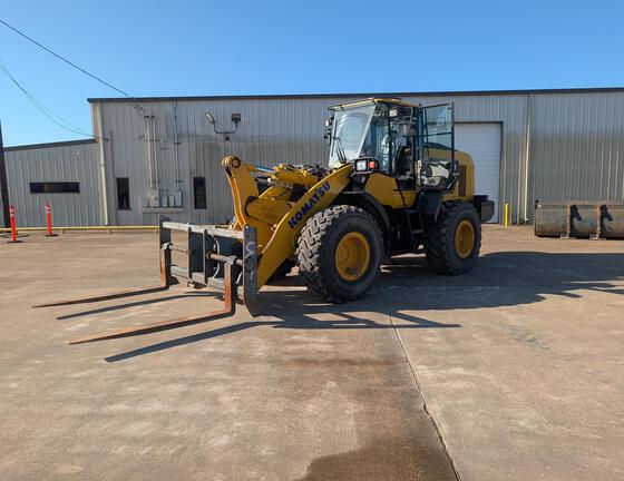 2023 Komatsu WA320-8