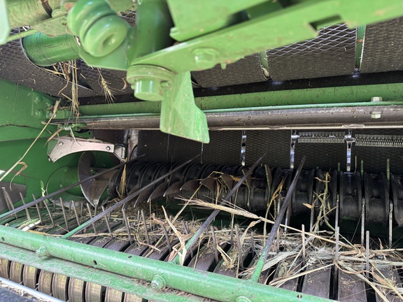 Used 2022 John Deere 560M Round Balers at Horizon Ag & Turf in Vermilion, AB - Photo4