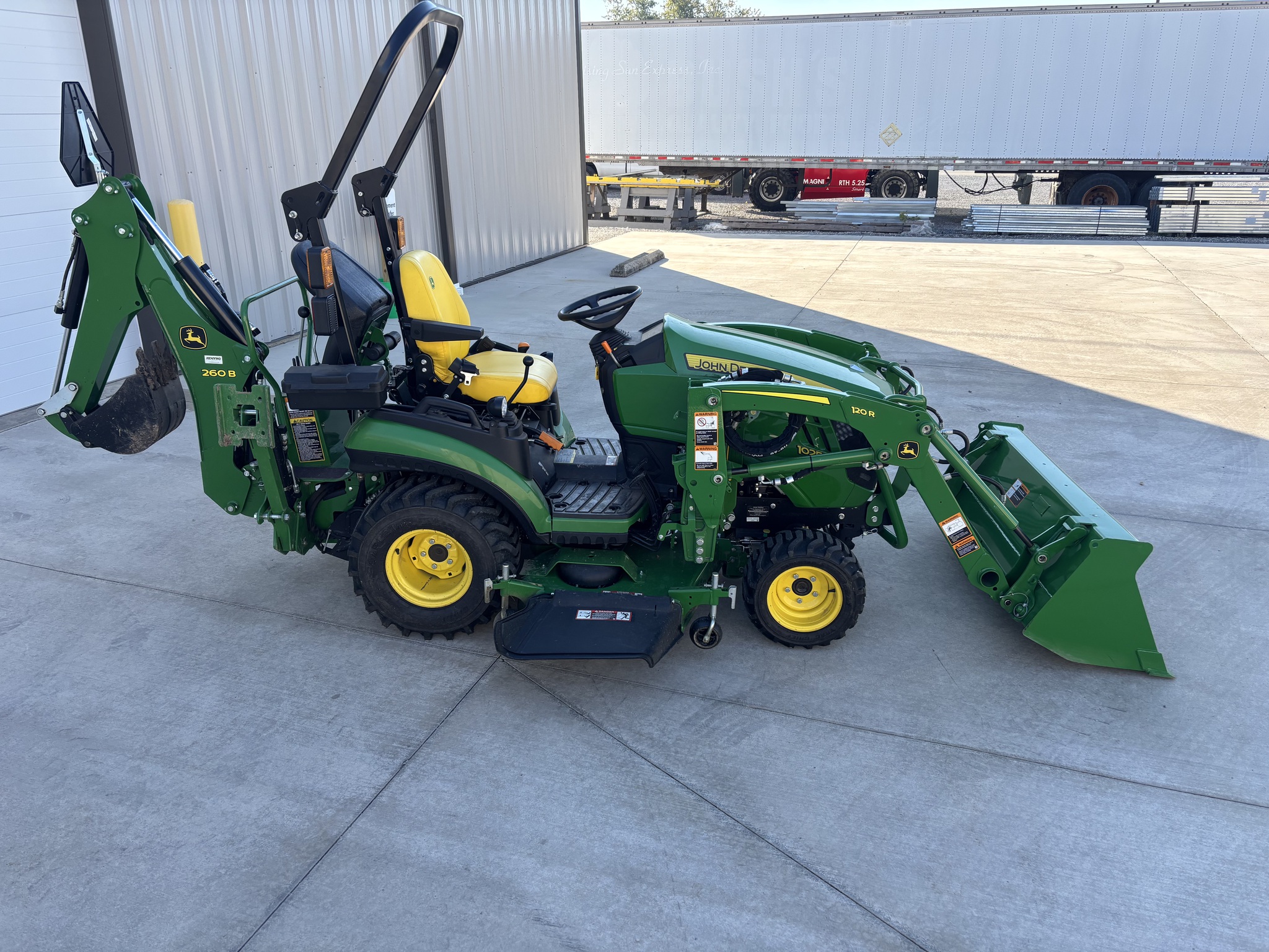 Used 2024 John Deere 1025R Compact Utility Tractors at Koenig Equipment in Botkins, OH - PhotoXL7