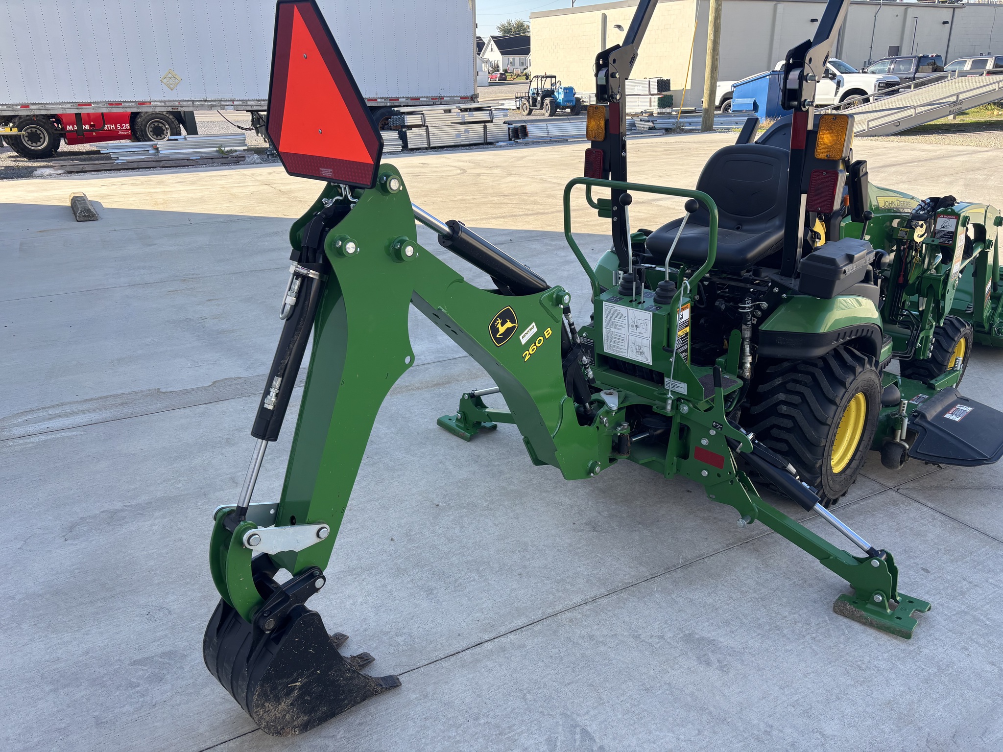 Used 2024 John Deere 1025R Compact Utility Tractors at Koenig Equipment in Botkins, OH - PhotoXL11
