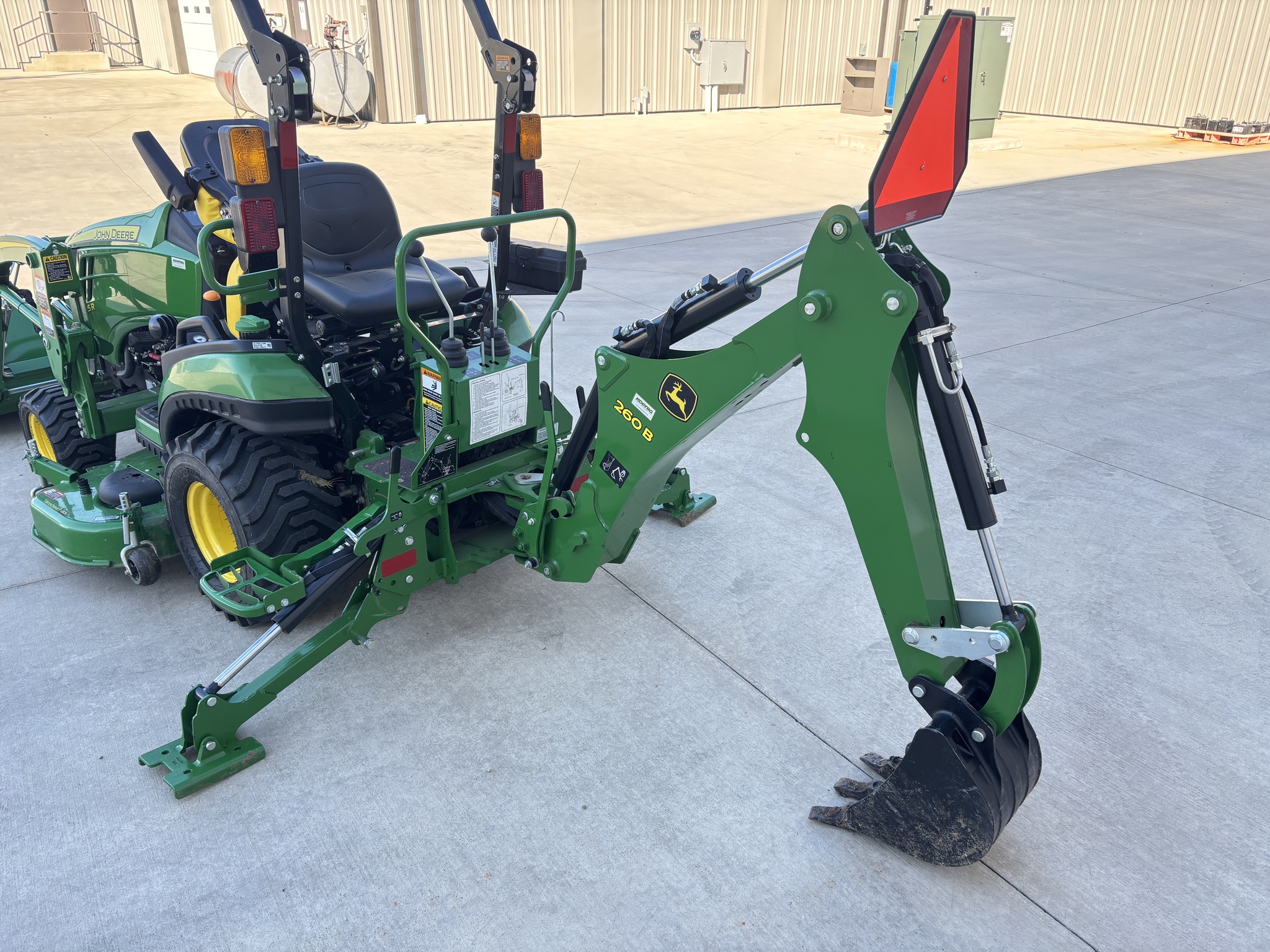 Used 2024 John Deere 1025R Compact Utility Tractors at Koenig Equipment in Botkins, OH - PhotoXL2