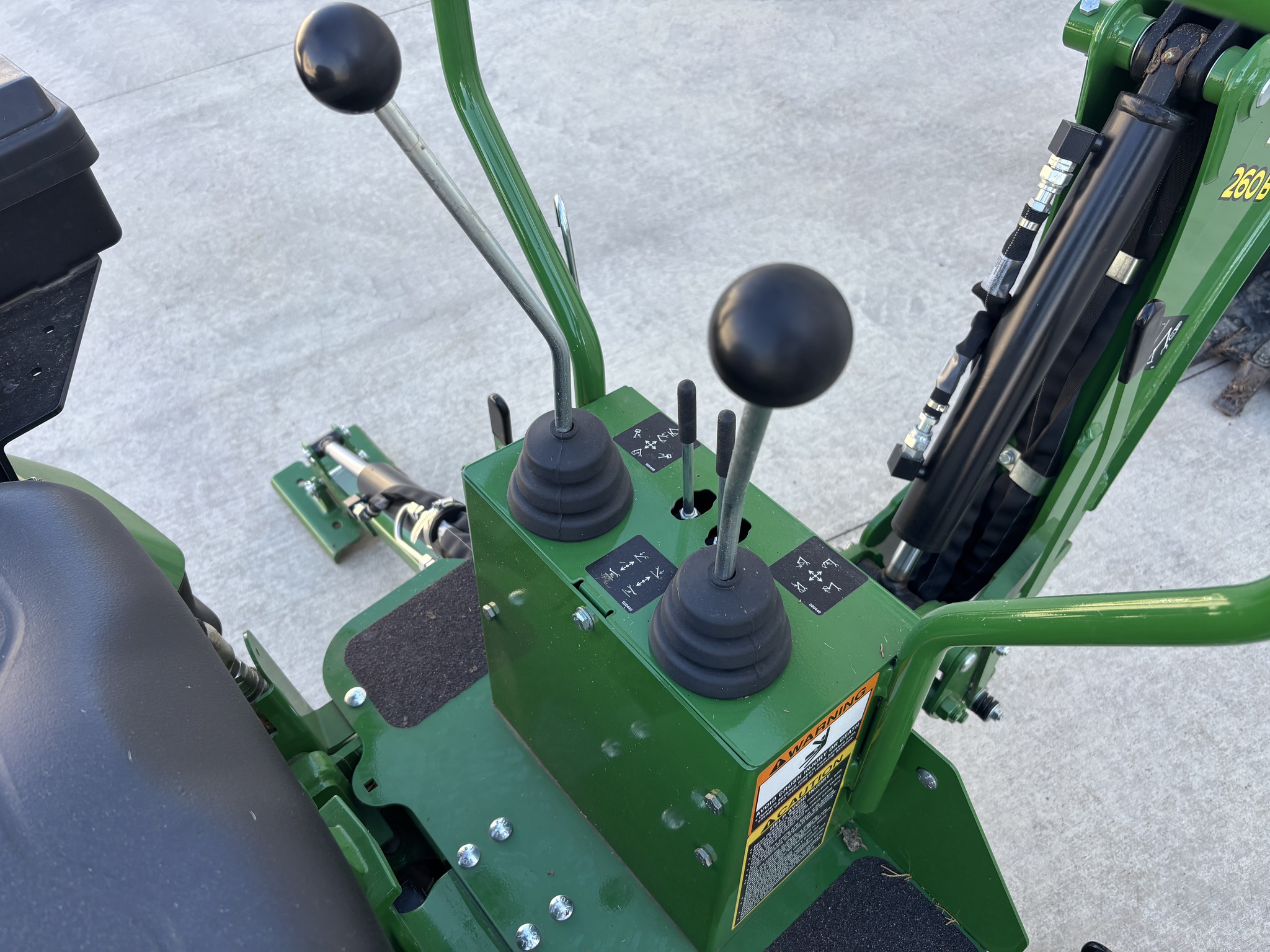 Used 2024 John Deere 1025R Compact Utility Tractors at Koenig Equipment in Botkins, OH - PhotoXL13