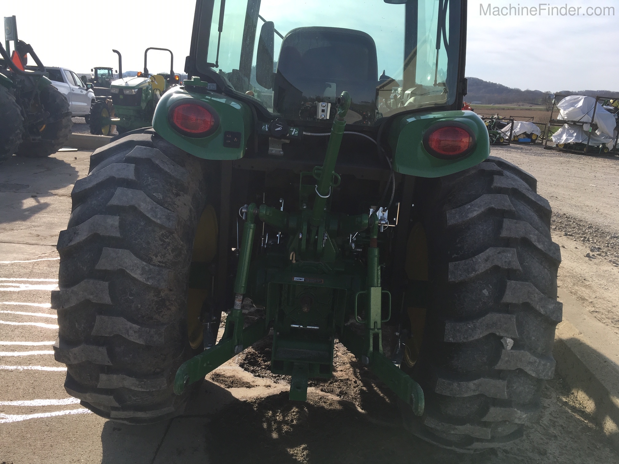 2016 John Deere 4044R Image 7