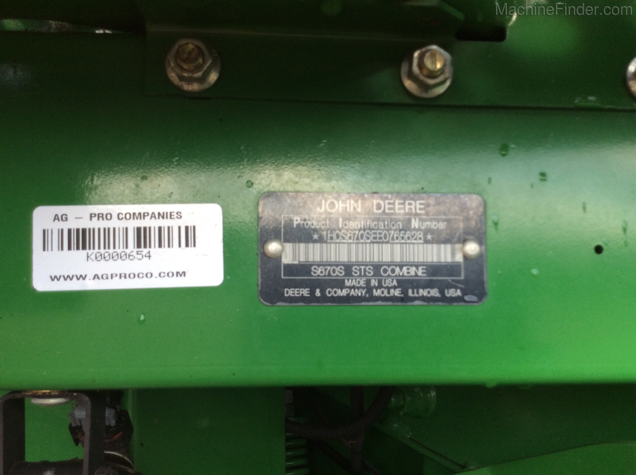 2014 John Deere S670 Image 17