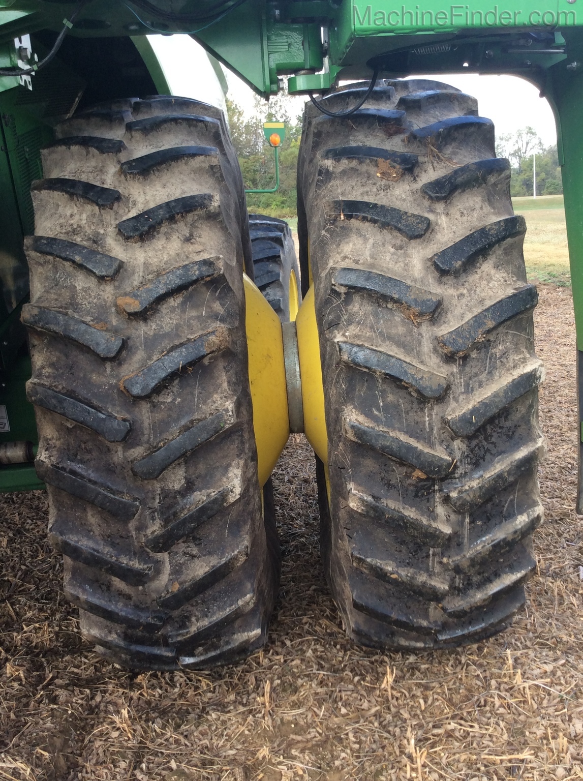 2014 John Deere S670 Image 13