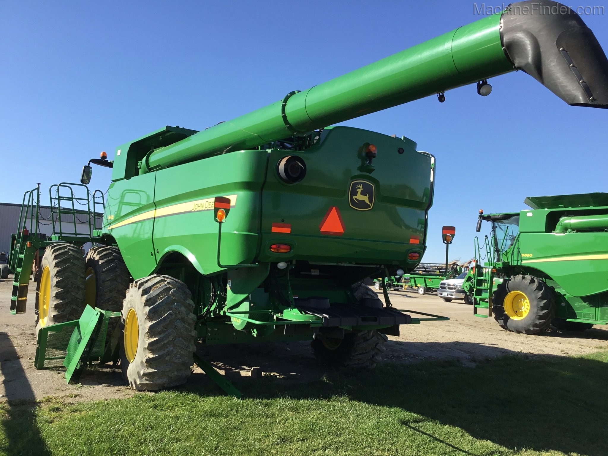 2014 John Deere S670 Image 23