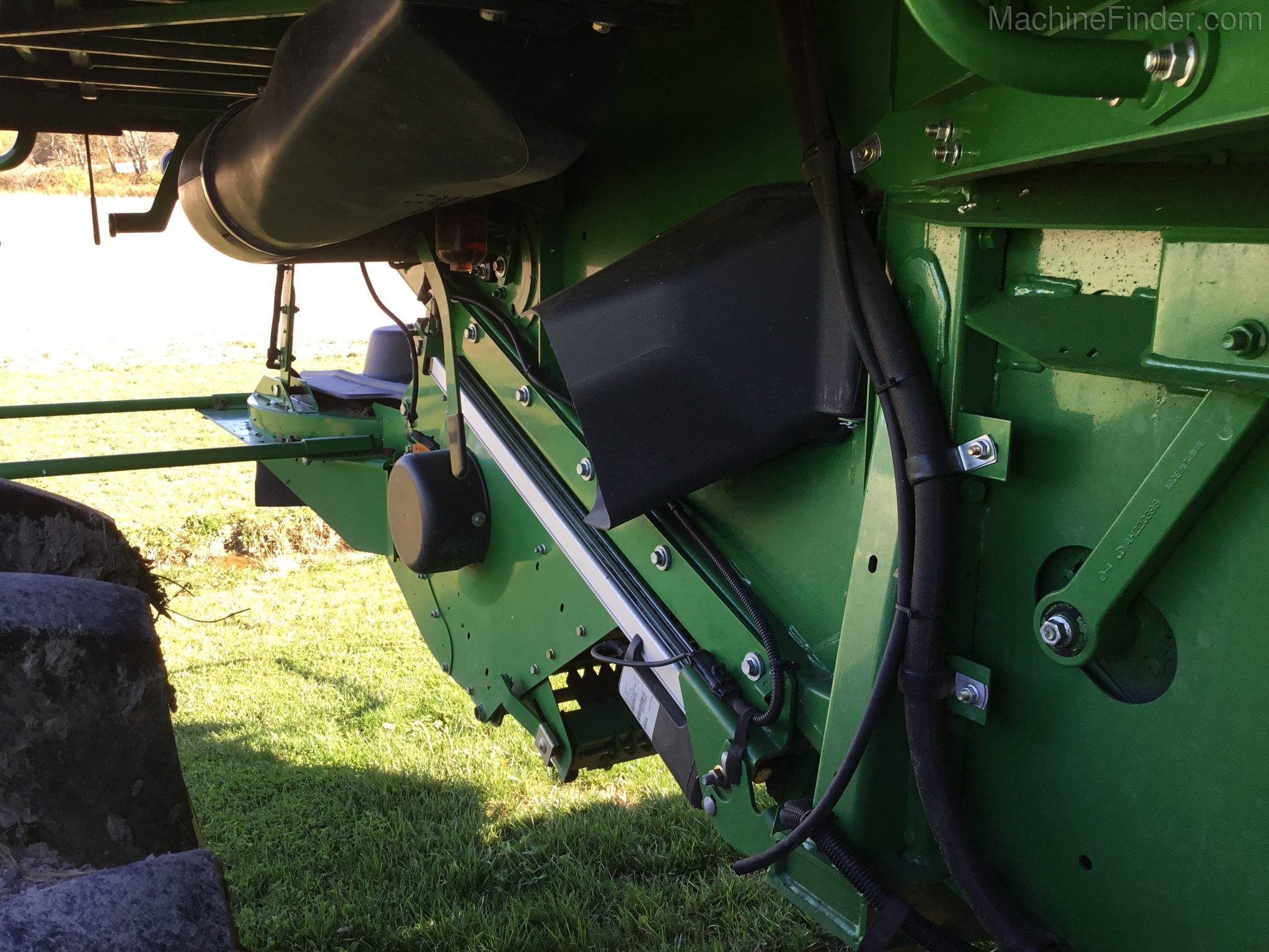 2014 John Deere S670 Image 20