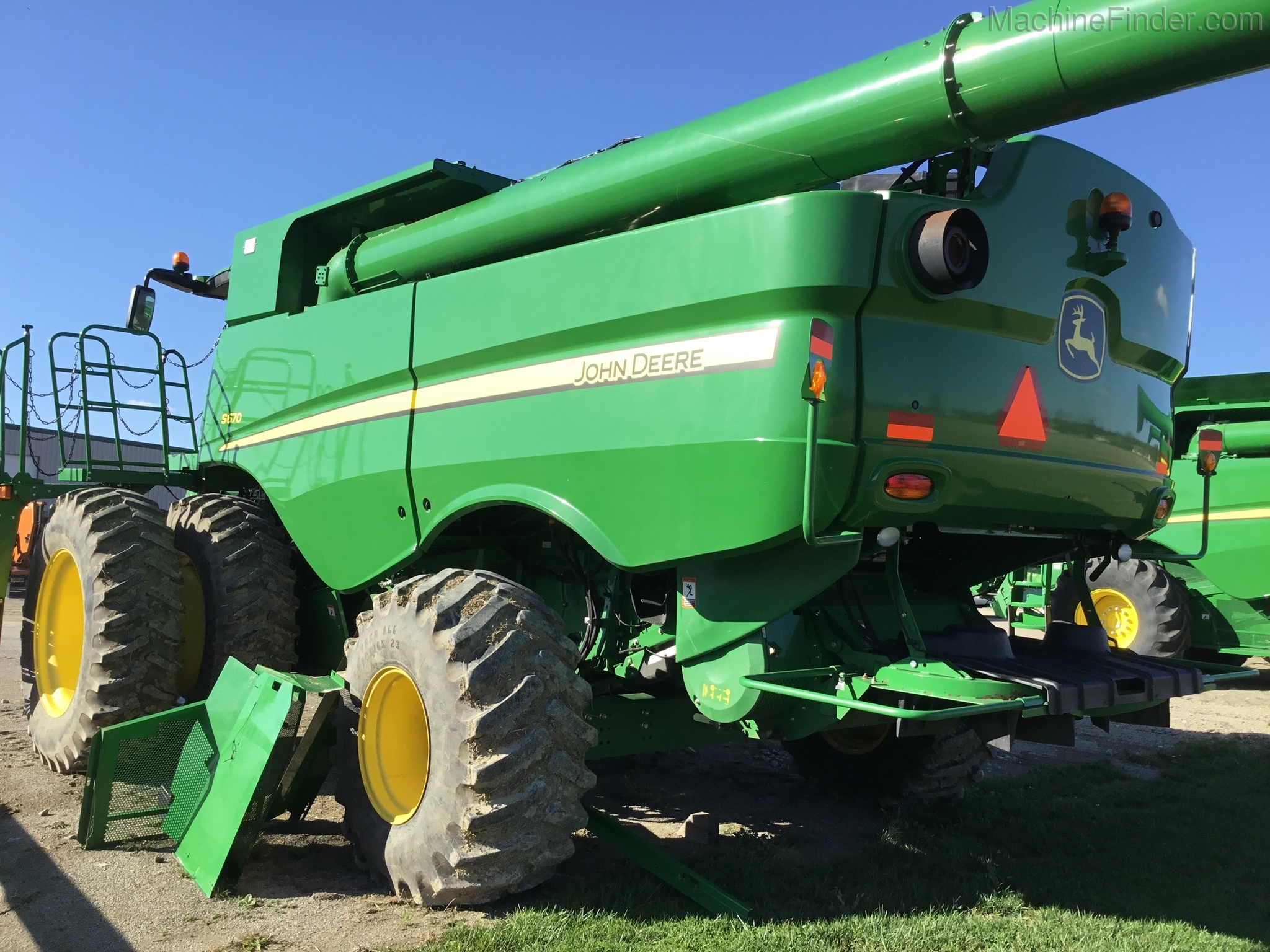 2014 John Deere S670 Image 22