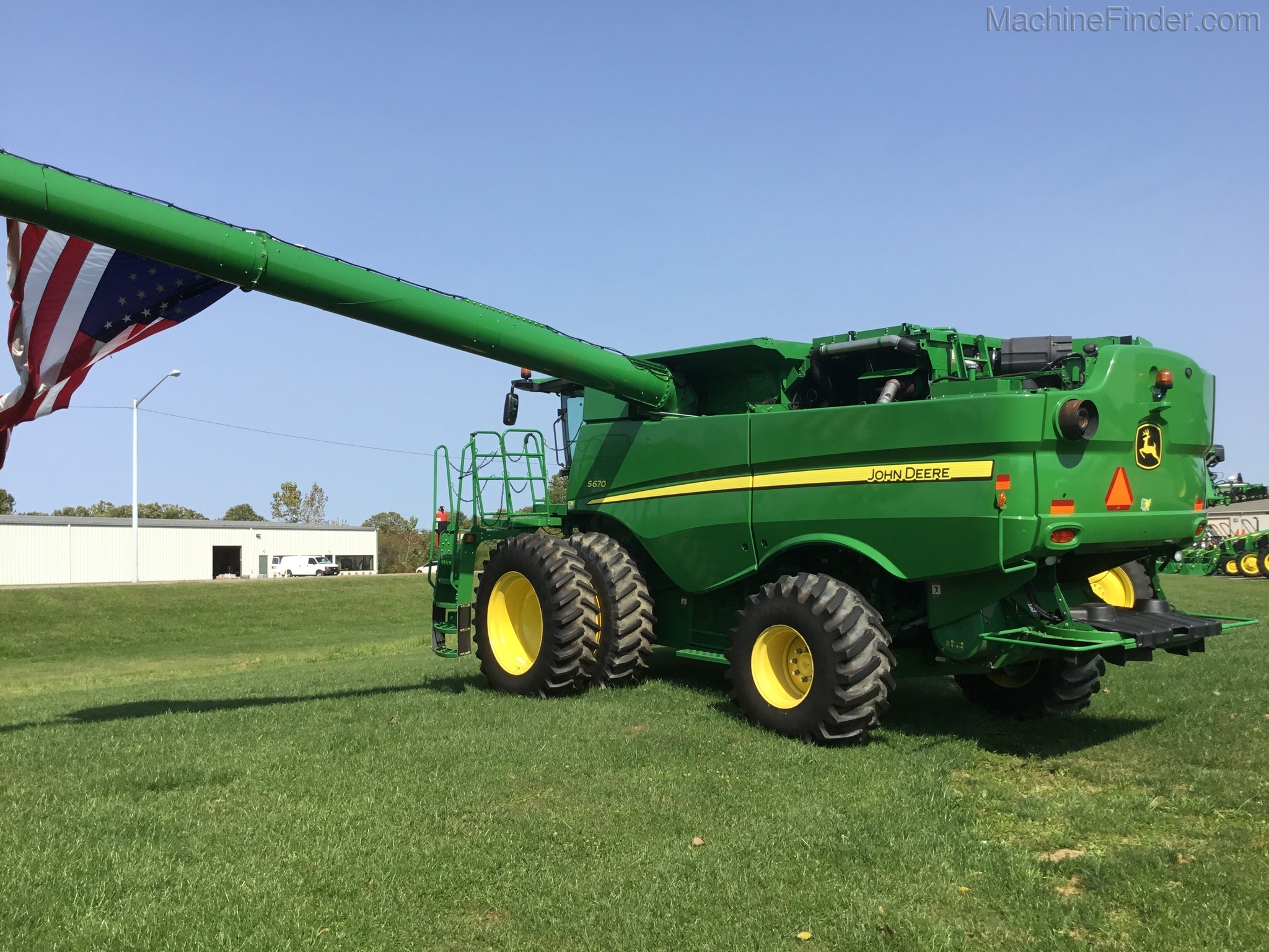 2014 John Deere S670 Image 2