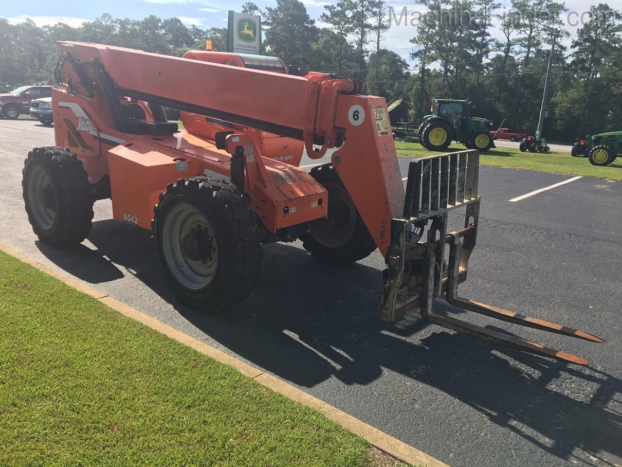 2012 Skytrak 6042 Image 5