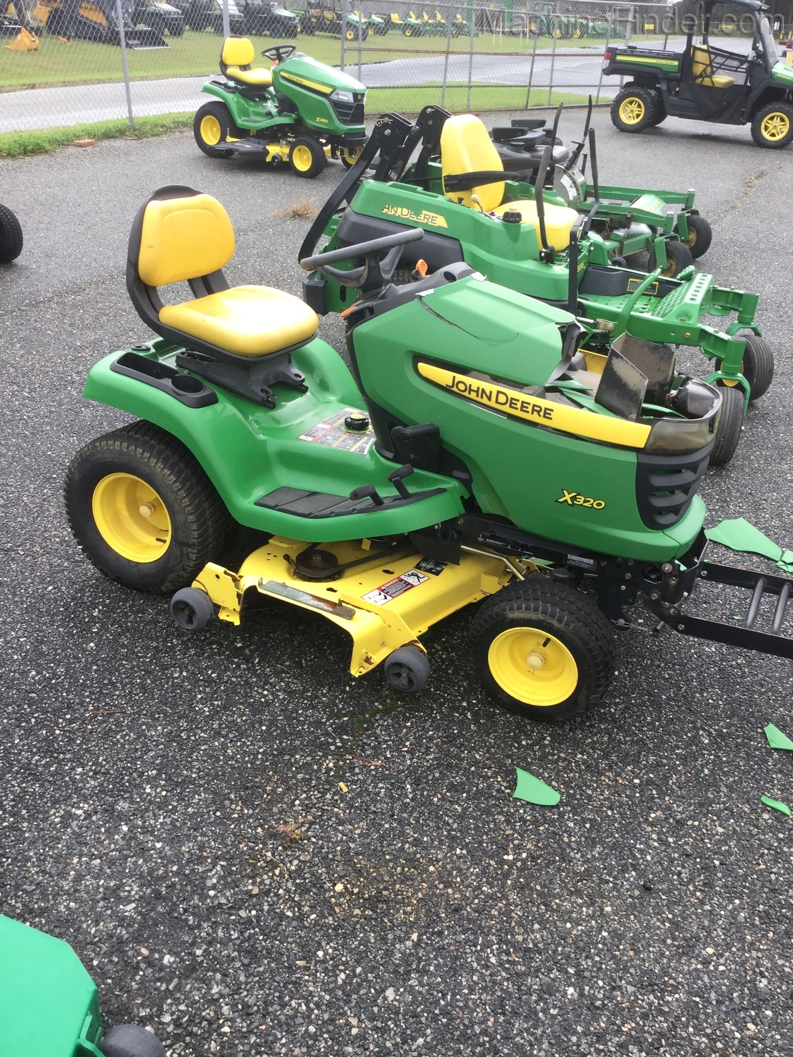 2007 John Deere X320 Image 2