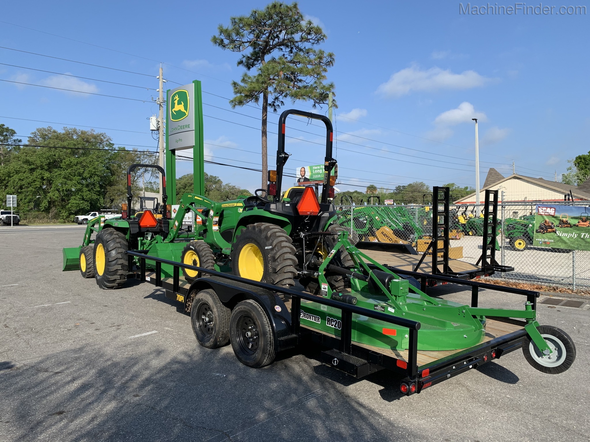 2020 John Deere 3038E Image 4