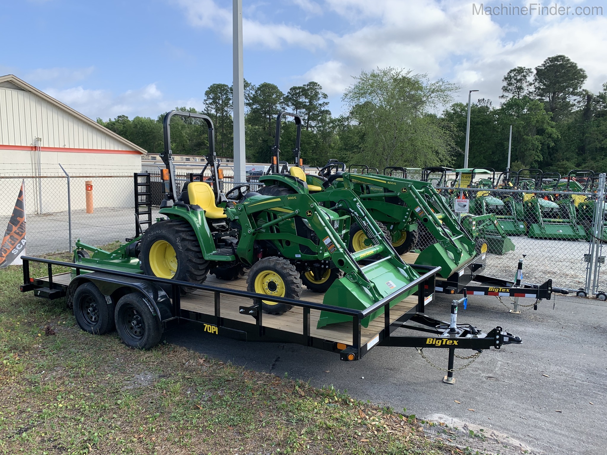 2020 John Deere 3038E Image 5