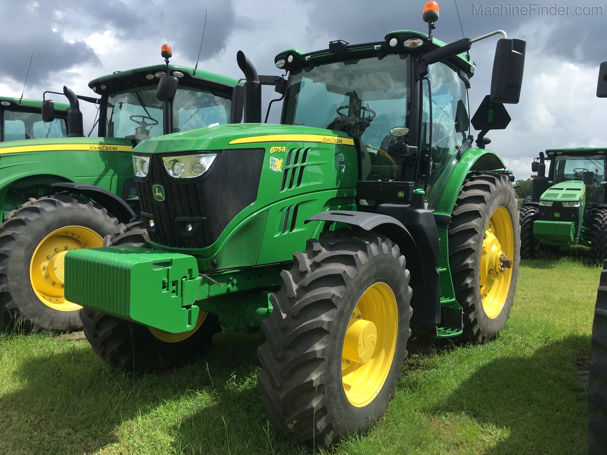 2018 John Deere 6175R Image 2