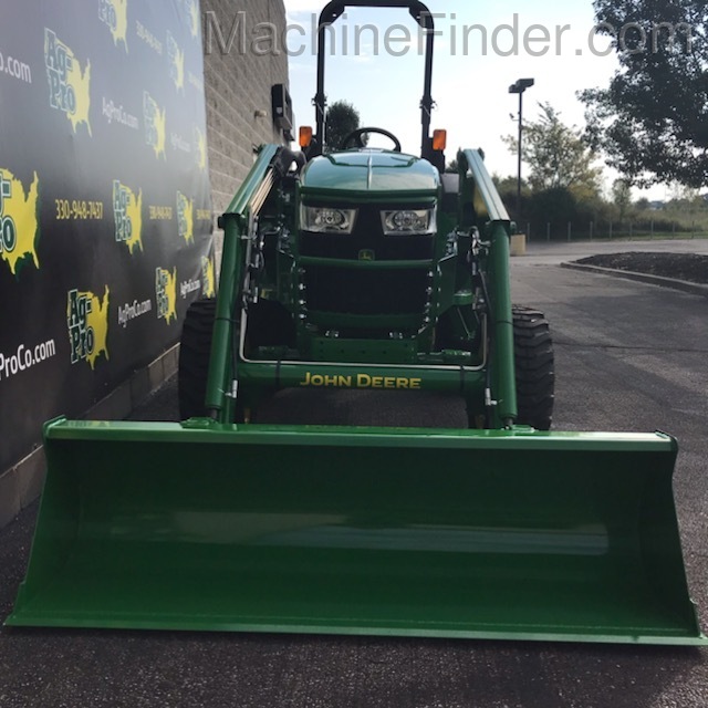 2020 John Deere 4066M Image 5
