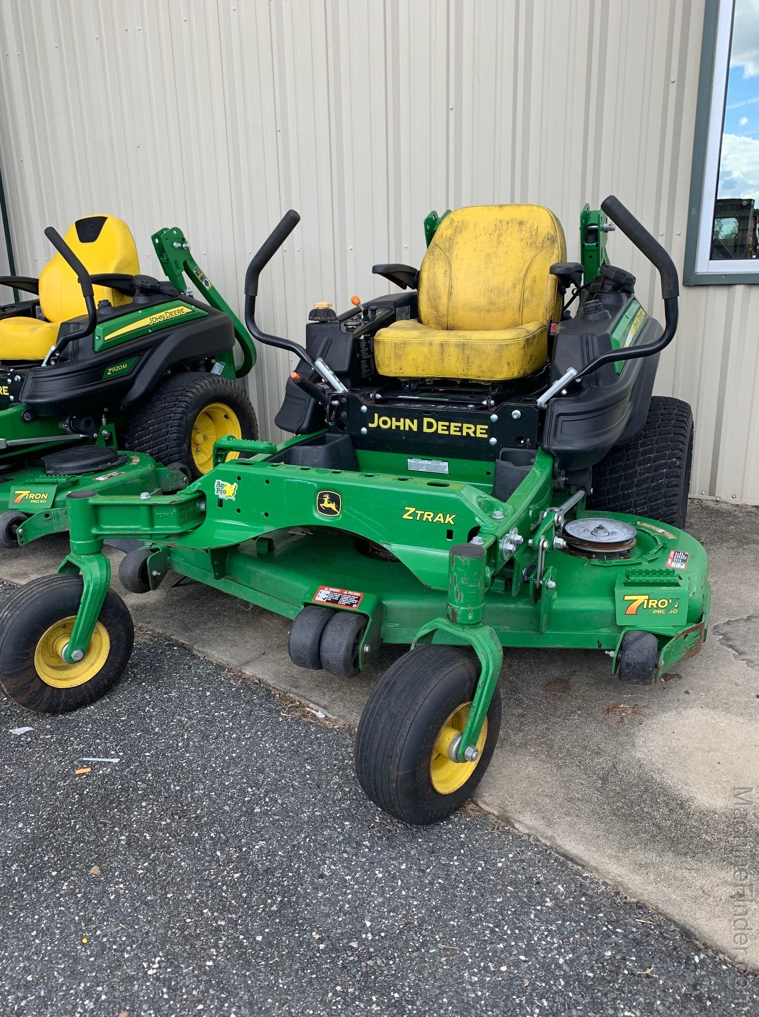 2019 John Deere Z920M Image 1