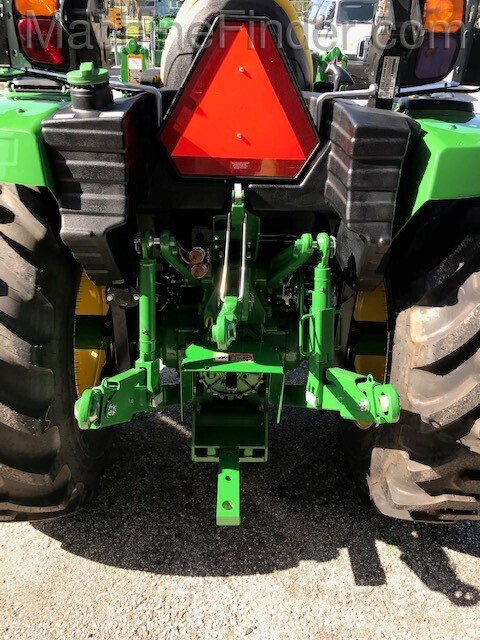 2020 John Deere 4066M HD Image 9