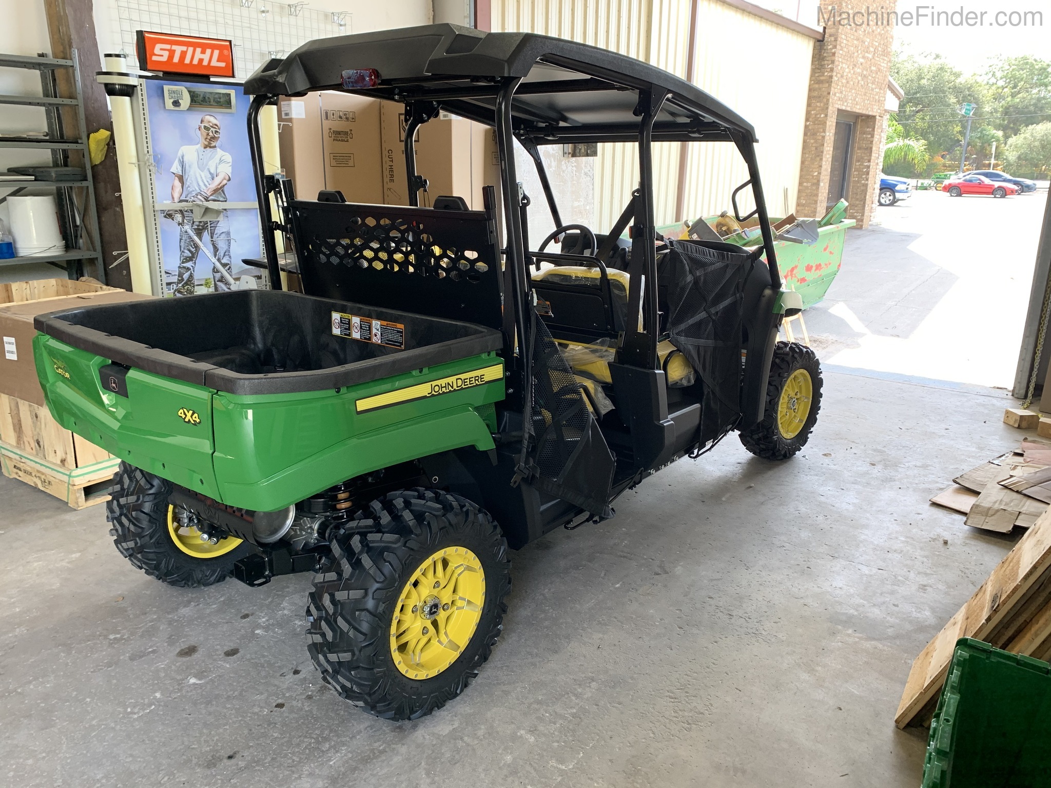 2021 John Deere 590M Image 3