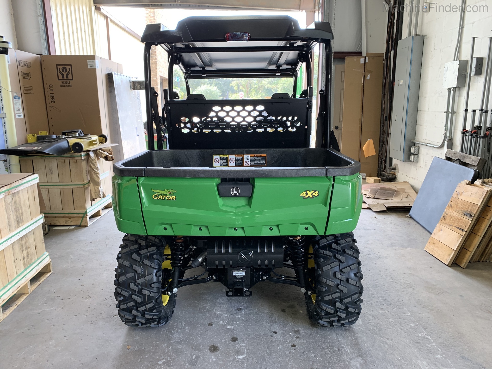 2021 John Deere 590M Image 4