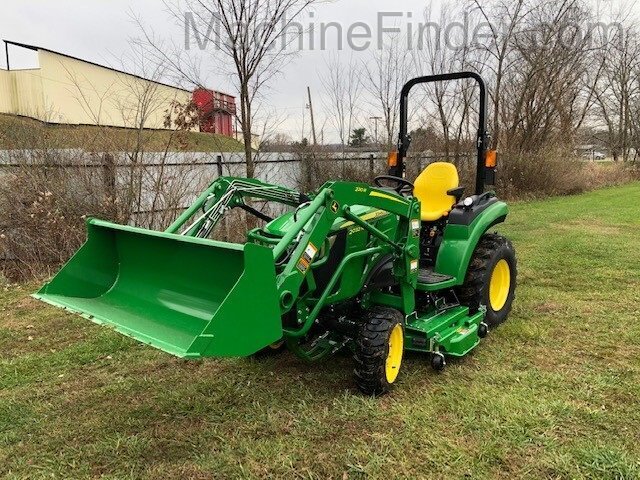 2020 John Deere 2032R Image 1