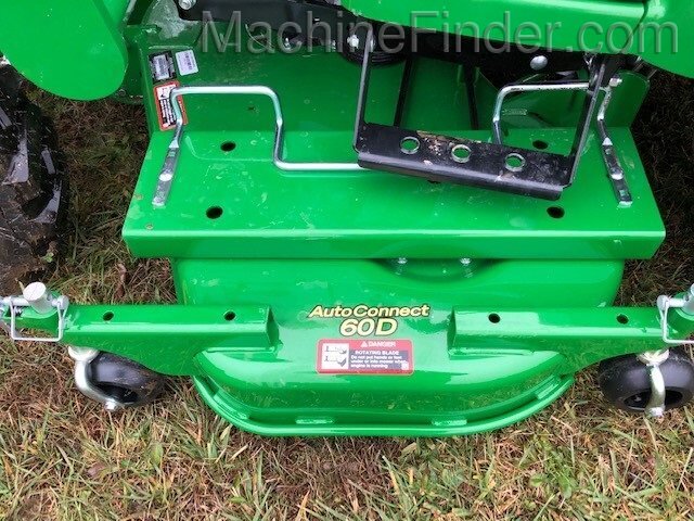2020 John Deere 2032R Image 5