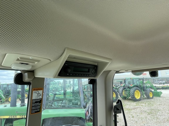 2017 John Deere 6120M Image 9