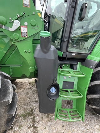 2017 John Deere 6120M Image 4