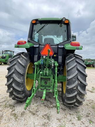 2017 John Deere 6120M Image 5